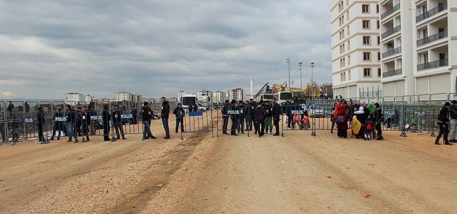 NEVRUZ KUTLAMASINDA, 'ÜZERİMDE BOMBA VAR' DEDİ, VURULDU