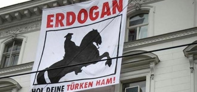 TÜRKİYE’NİN VİYANA BÜYÜKELÇİLİĞİNE SALDIRI
