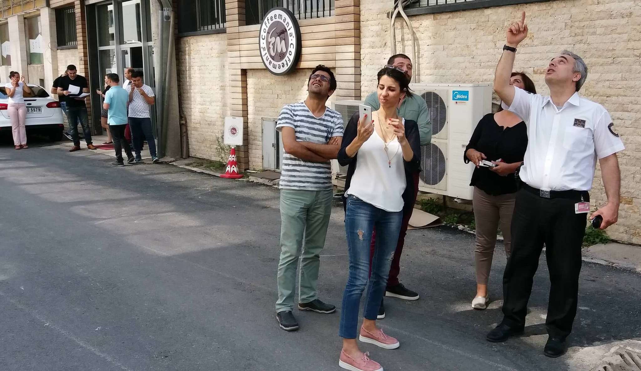 Ege'de meydana gelen deprem sonrası ilk fotoğraflar