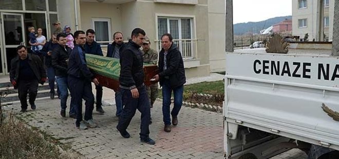 ASTSUBAY EŞİNİN TABANCASIYLA İNTİHAR ETTİ