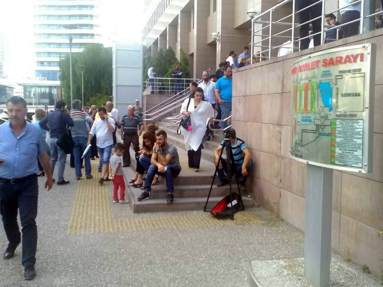 Ege'de meydana gelen deprem sonrası ilk fotoğraflar