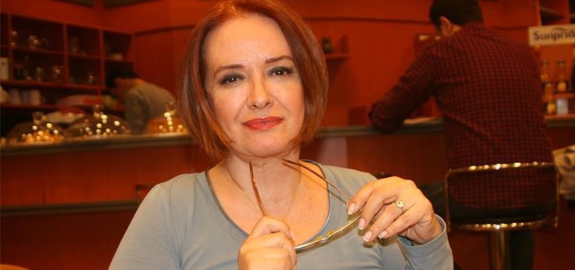 MÜJDE AR, TWİTTER'I MAHKEMEYE VERDİ