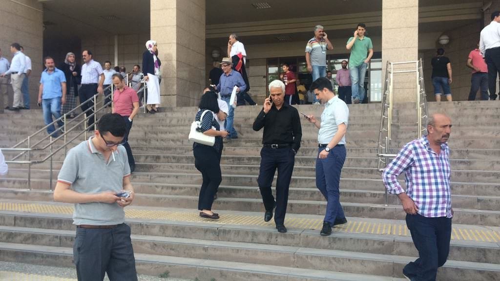 Ege'de meydana gelen deprem sonrası ilk fotoğraflar