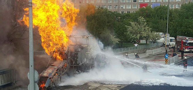 ANKARA'DA İŞ MAKİNESİ DOĞALGAZ BORUSUNU PATLATTI
