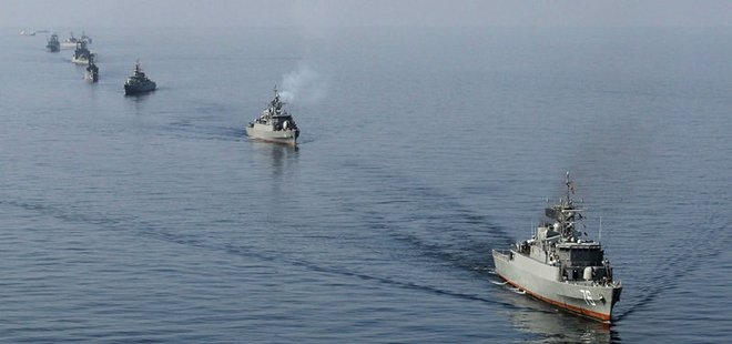 İRAN BOTLARINDAN HÜRMÜZ BOĞAZI'NDA ABD GEMİSİNE ÖNLEME