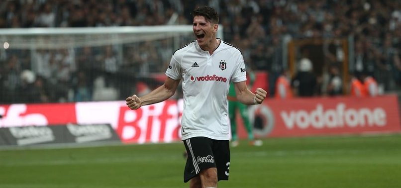 MARİO GOMEZ NİHAYET AĞZINDAKİ BAKLAYI ÇIKARDI