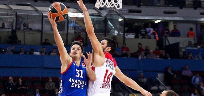 ANADOLU EFES'İN KONUĞU OLYMPİAKOS