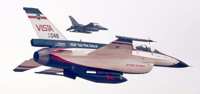 PİLOTSUZ F-16 ŞOV YAPTI