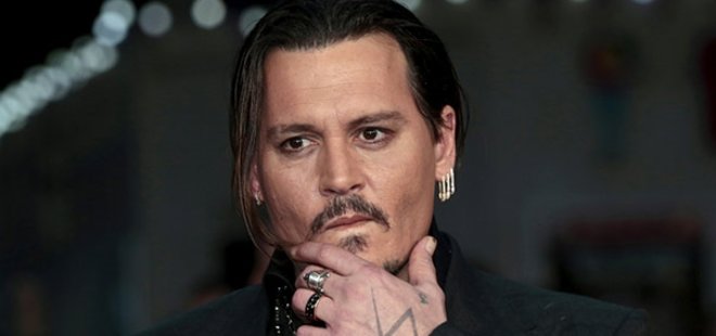 'JOHNNY DEPP YALANA BAĞIMLI'
