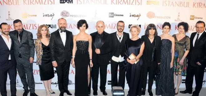 ‘İSTANBUL KIRMIZISI’ GÖRÜCÜYE ÇIKTI...