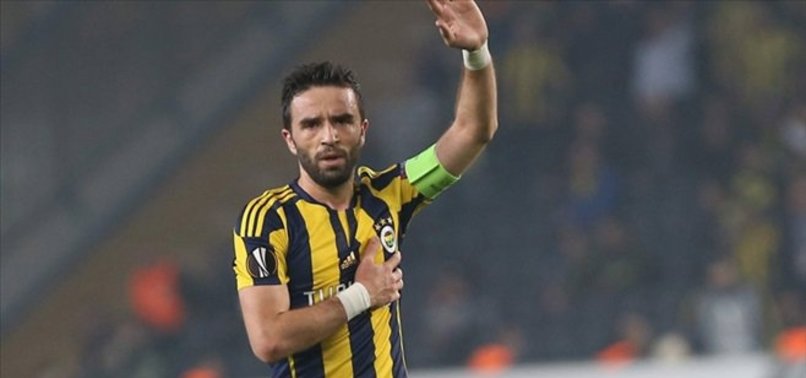 GÖKHAN GÖNÜL FENERBAHÇE'DE KALIYOR