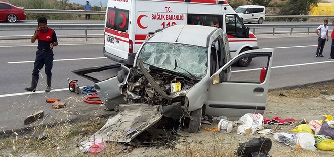 ÇORUM'DA FECİ KAZA: 3 ÖLÜ