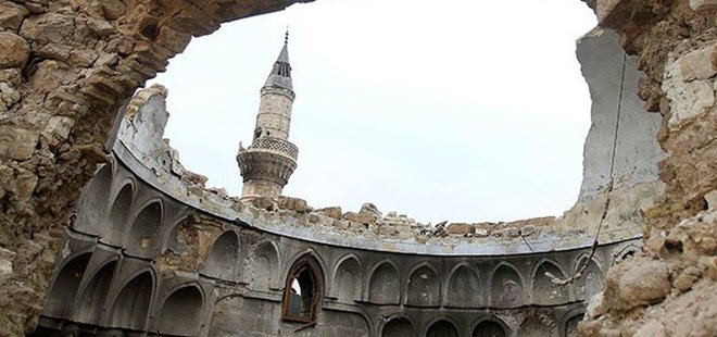 HALEP'TE NAMAZ VAKTİ CAMİ BOMBALANDI!