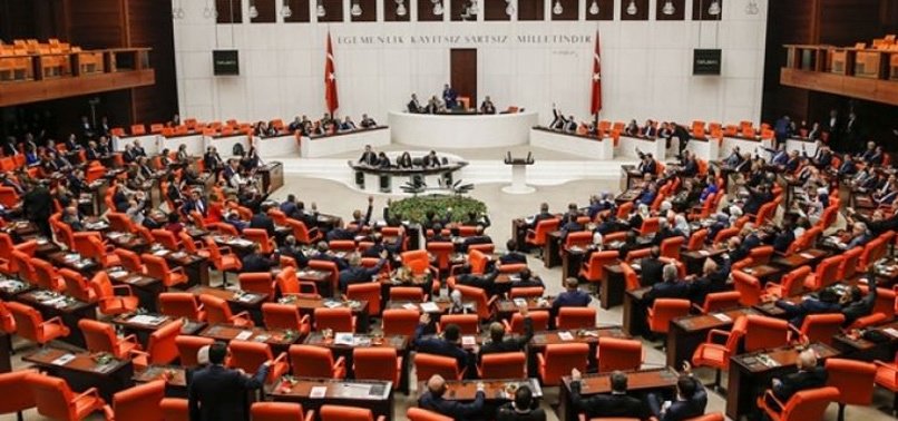 ANAYASA TEKLİFİ İMZAYA AÇILDI