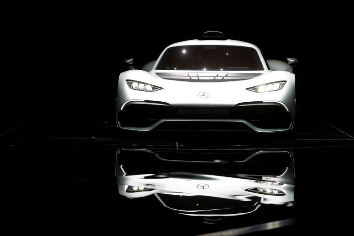 Frankfurt Otomobil Fuarı'nda 10 süper spor otomobili satın aldı!