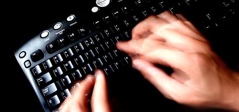 İRAN'DA BLOG YAZARINA 444 KIRBAÇ CEZASI