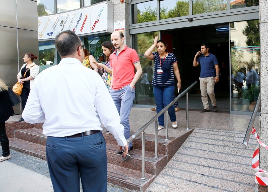 Ege'de meydana gelen deprem sonrası ilk fotoğraflar