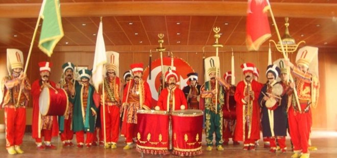 MEHTERAN MOSKOVA'YI FETHETTİ!