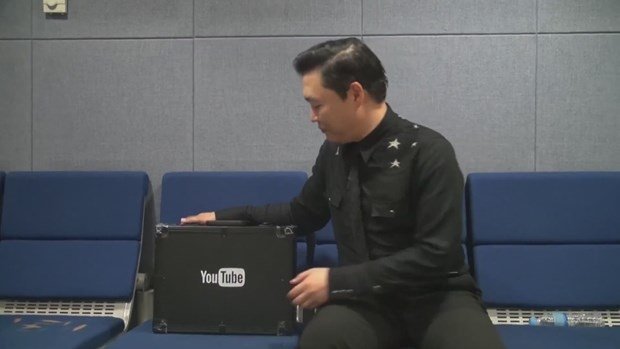 'Gangnam Style' ile ünlenen Psy'ya 'Elmas tuş'