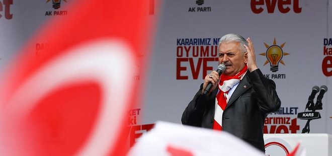 BAŞBAKAN: TAVIRLARINI GÖRÜYORSUNUZ! KOL KOLA GİRDİLER