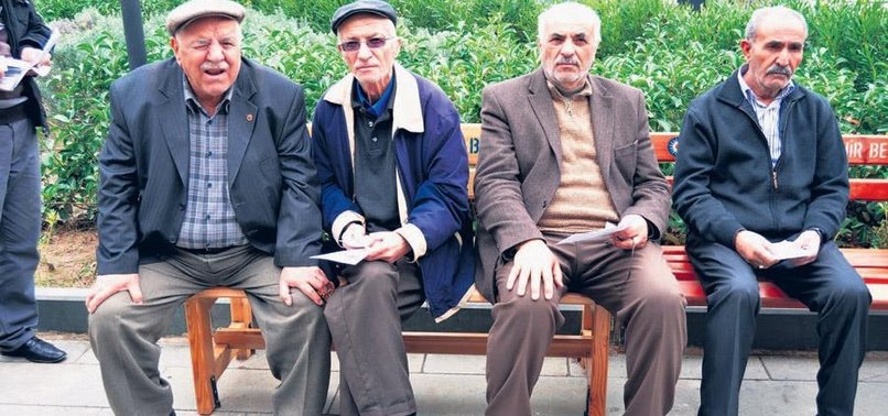 EMEKLİYE ÇİFTE BAYRAM