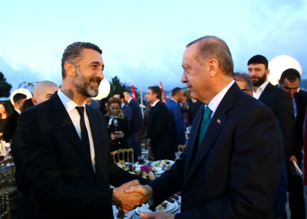 Cumhurbaşkanı Erdoğan sanatçı ve sporculara iftar verdi
