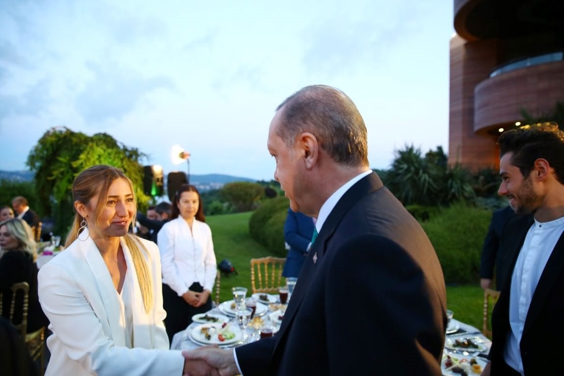 Cumhurbaşkanı Erdoğan sanatçı ve sporculara iftar verdi