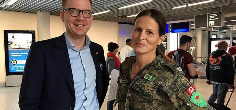 ESKİ MANKEN YPJ FORMASI GİYDİ
