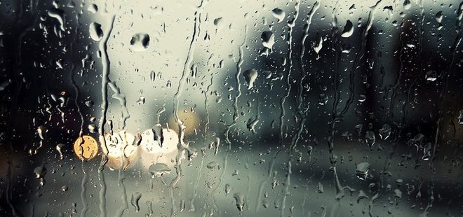 İSTANBUL'DA SAĞANAK YAĞIŞ ETKİLİ OLDU