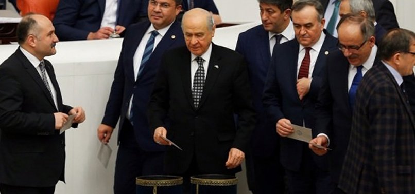 BAHÇELİ'DEN REFERANDUM AÇIKLAMASI