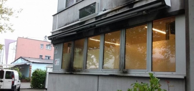 ALMANYA'DA CAMİYE MOLOTOFLU SALDIRI