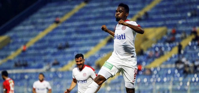 SAMUEL ETO'O ADINI TARİHE YAZDIRDI