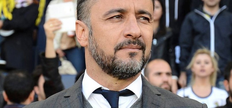 İKİ ESKİ ÖĞRENCİSİNİ F.BAHÇE'YE GETİRİYOR!