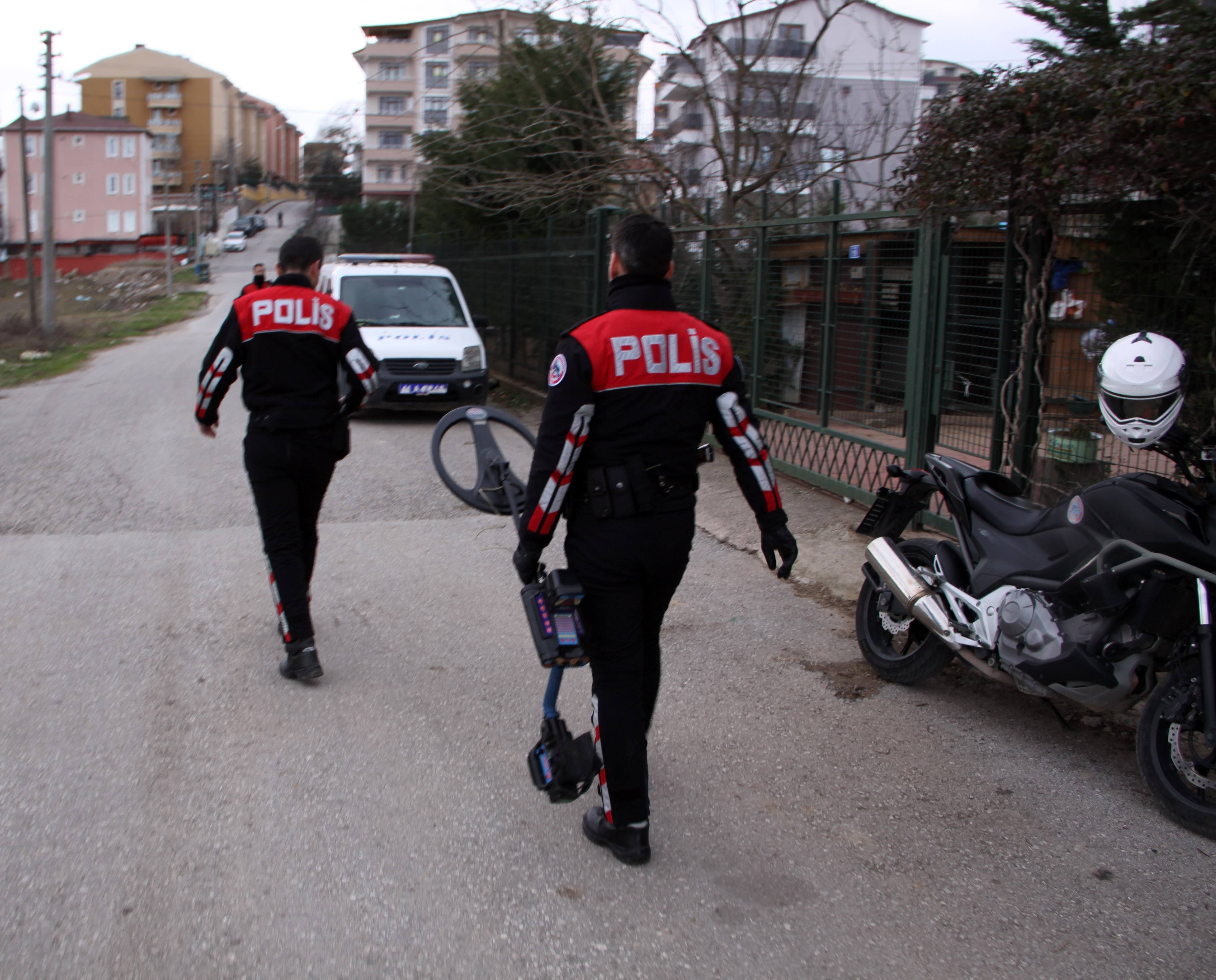 Kocaeli şehir merkezinde define arayanlar suçüstü yakalandı