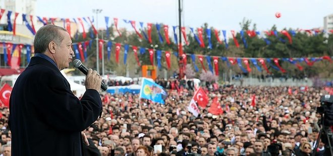 SEN BENİM ŞAKAĞIMA O PANKARTTA SİLAHI DAYASAN NE YAZAR?