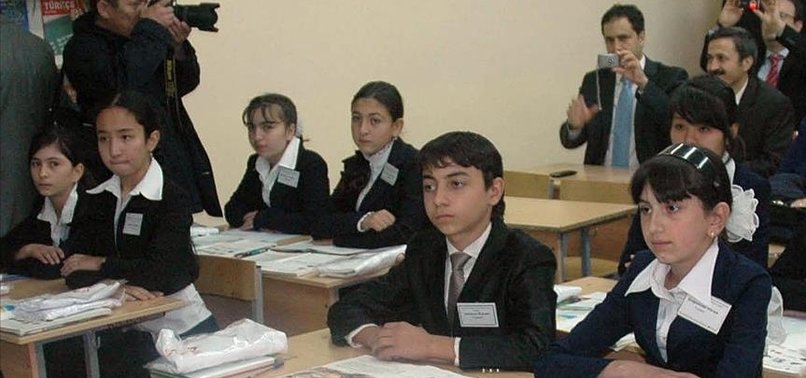 KAZAKİSTAN'DAKİ OKULLARDA BAŞÖRTÜ YASAĞI