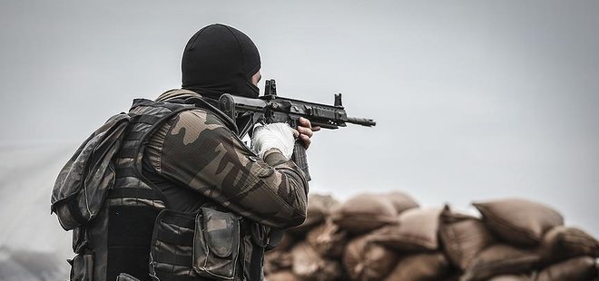 ÇUKURCA'DA 2 TERÖRİST ETKİSİZ HALE GETİRİLDİ