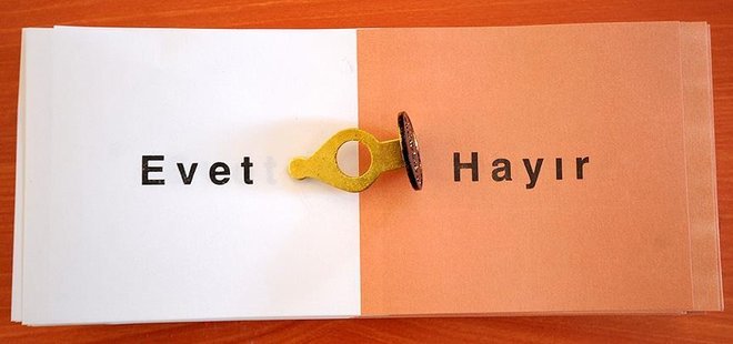 ADİL GÜR'DEN REFERANDUM YOLUNDA SON ANKET