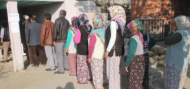 12 DAKİKADA SANDIKLAR KAPANDI