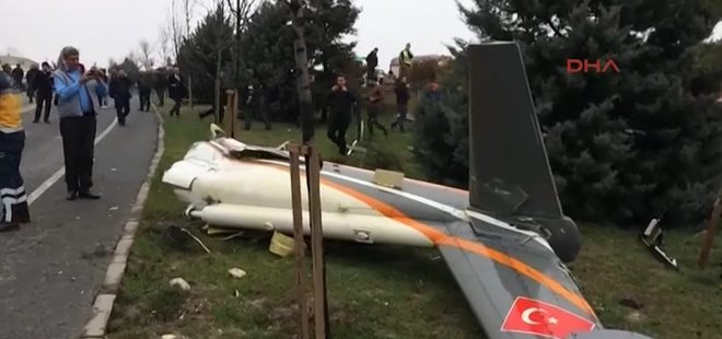 İSTANBUL'DA HELİKOPTER DÜŞTÜ