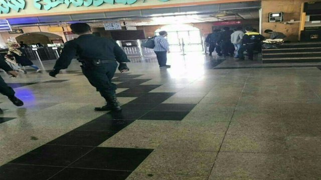 İran'daki çifte saldırıdan ilk fotoğraflar