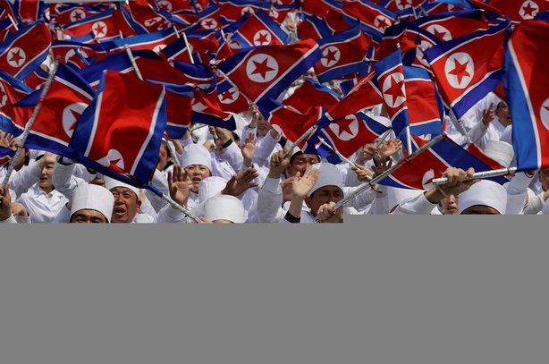 Kuzey Kore ilk defa balistik füzelerini gösterdi