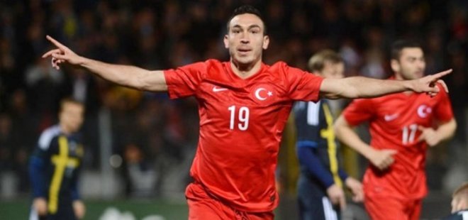 MEVLÜT ERDİNÇ'İN PAYLAŞIMI AVRUPA'YI SALLADI