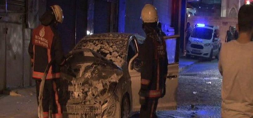 FATİH'TE 3 OTOMOBİL KUNDAKLANDI!