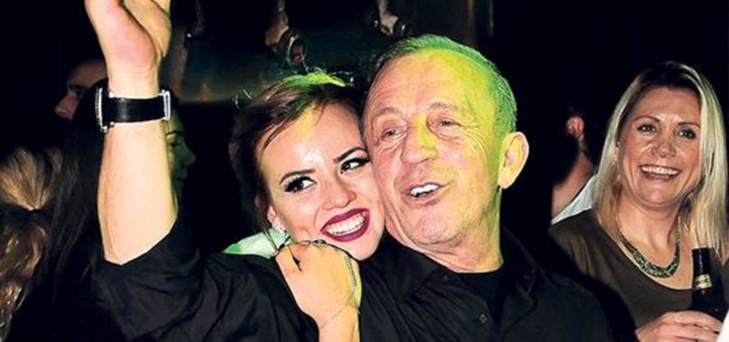 ALİ AĞAOĞLU SEVGİLİSİNİ MÜDÜR YAPTI
