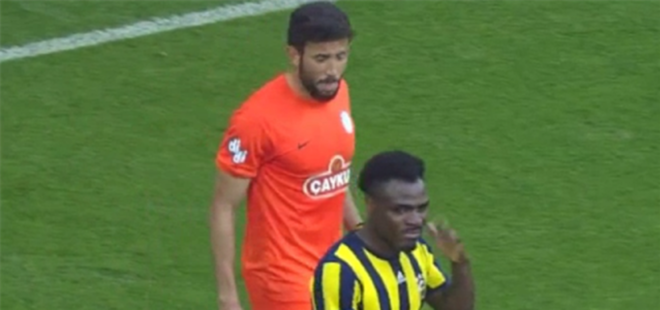 EMENİKE'DEN SKANDAL HAREKET!