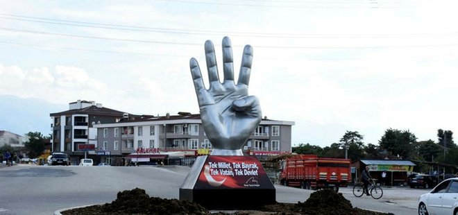 'RABİA' HEYKELİ YERİNİ ALDI