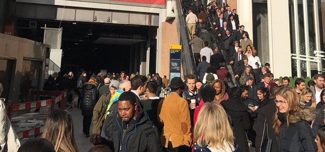 LONDRA'DA BOMBA PANİĞİ!