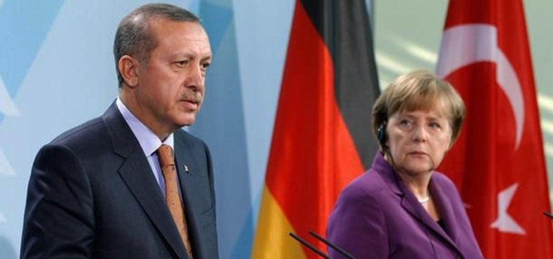 MERKEL'DEN TELEFON: YANINIZDAYIZ
