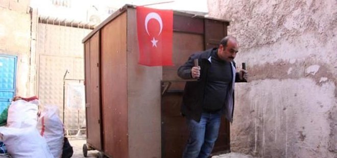 KİRASINI ÖDEYEMEDİ ARTIK GARDIROPTA YAŞIYORLAR